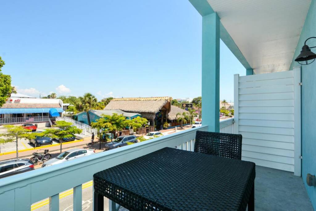Siesta Cooler: Only Minutes Walk to Siesta Beach! photo 4