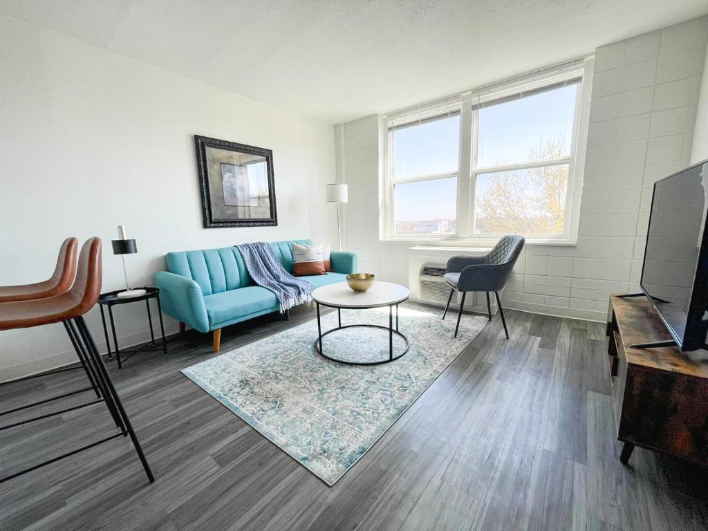 Sleepover Downtown Cincinnati 1BD 1BA Apartments image