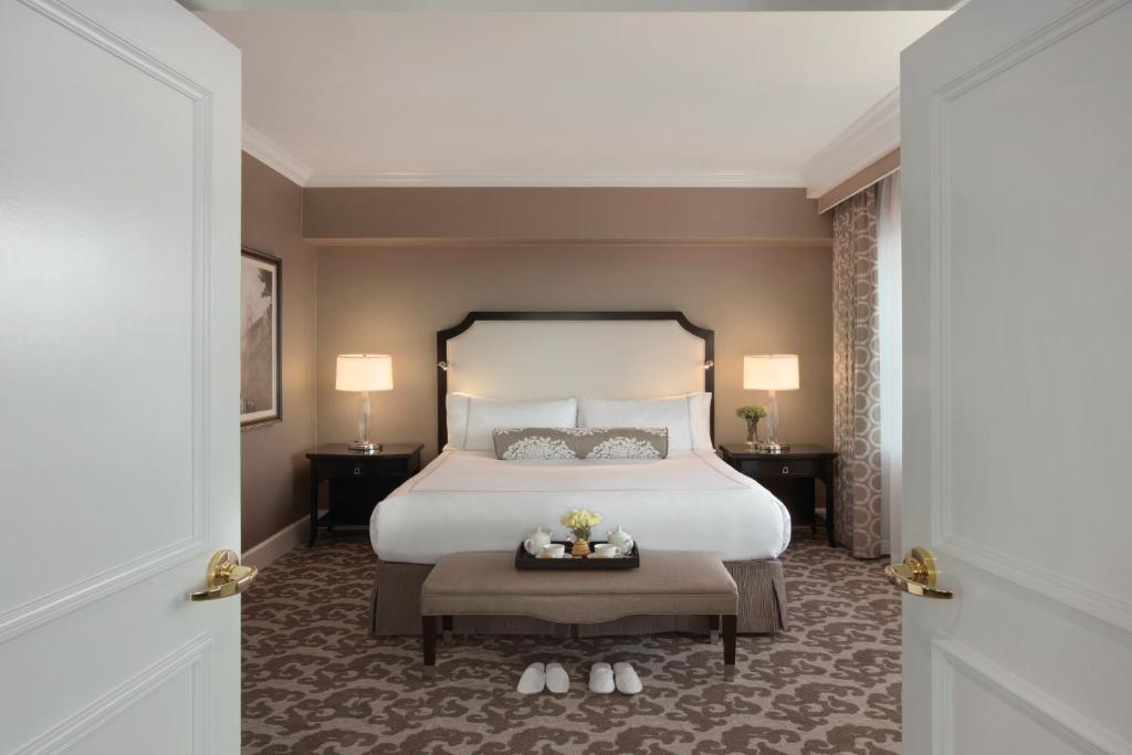 Сьюит (Фирменный люкс с диваном-кроватью, вид на залив), Fairmont San Francisco