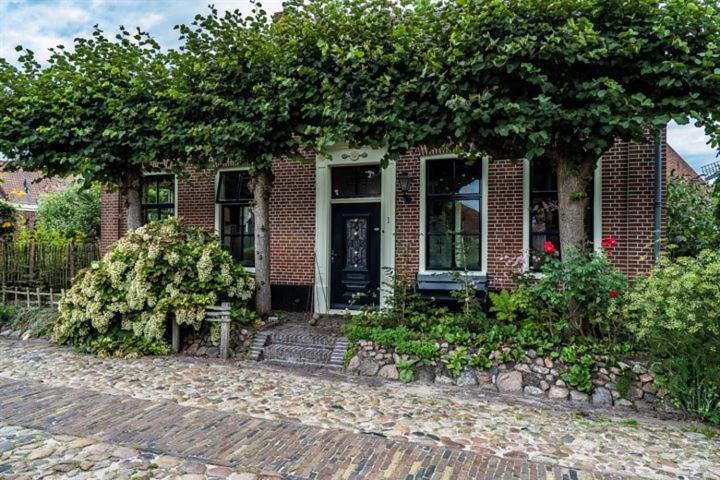 Bij de Friesche Poort photo 1