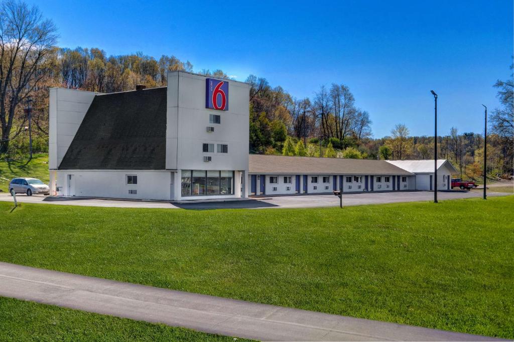 Motel 6 Bellville, OH photo 2