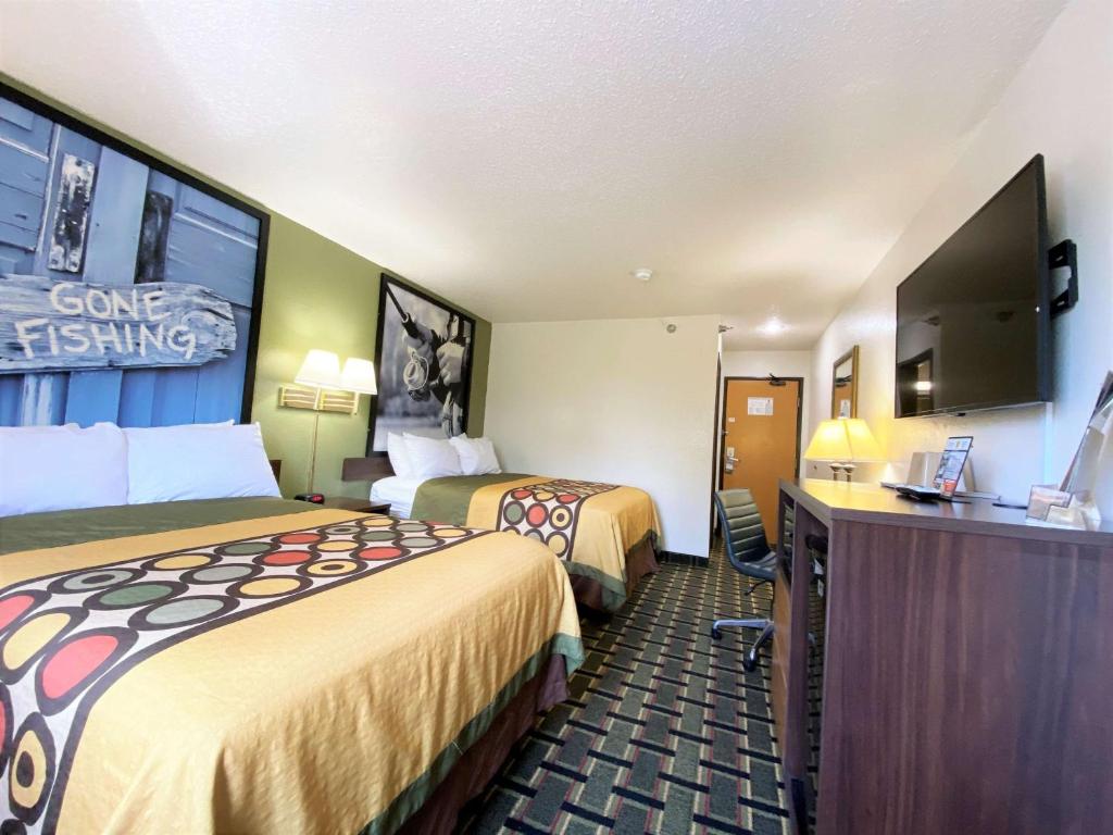 Super 8 by Wyndham Newport News/Jefferson Ave. photo 4
