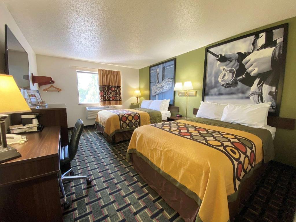 Super 8 by Wyndham Newport News/Jefferson Ave. image