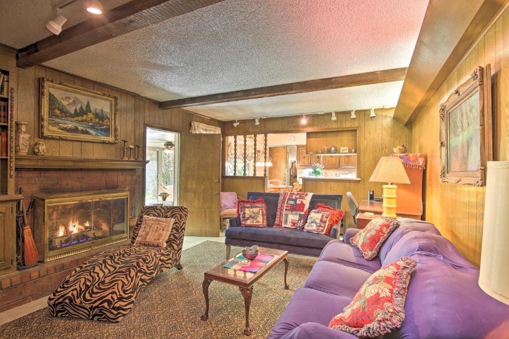 Private Home with Hot Tub and Patio Near Downtown Tulsa photo 4