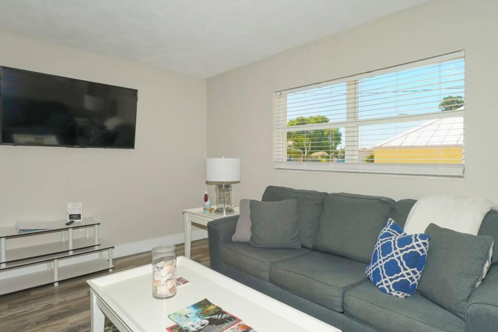 Siesta Key Village-Suite #2: A block to the Beach! image