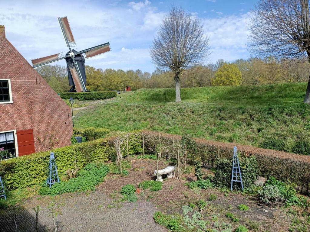 Bij de Friesche Poort photo 4