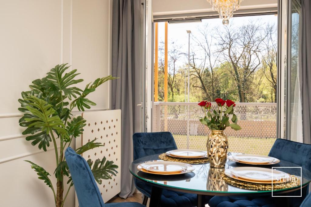 Exclusive Gold Apartment - Tap to explore photos