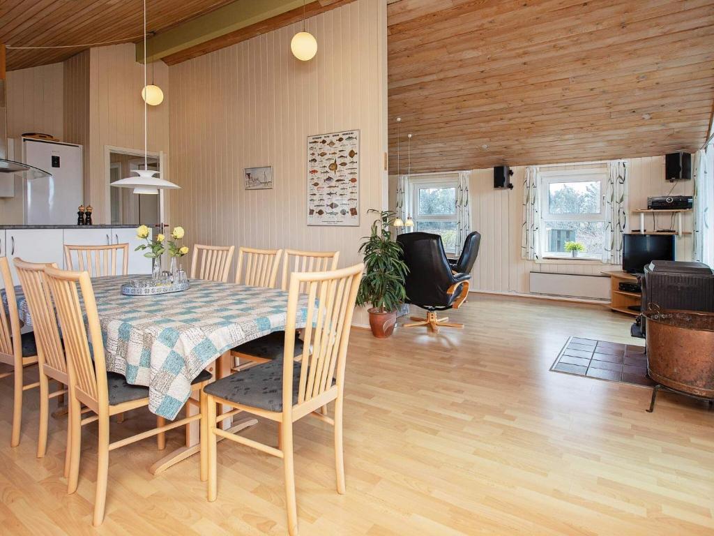 8 person holiday home in Thisted photo 4