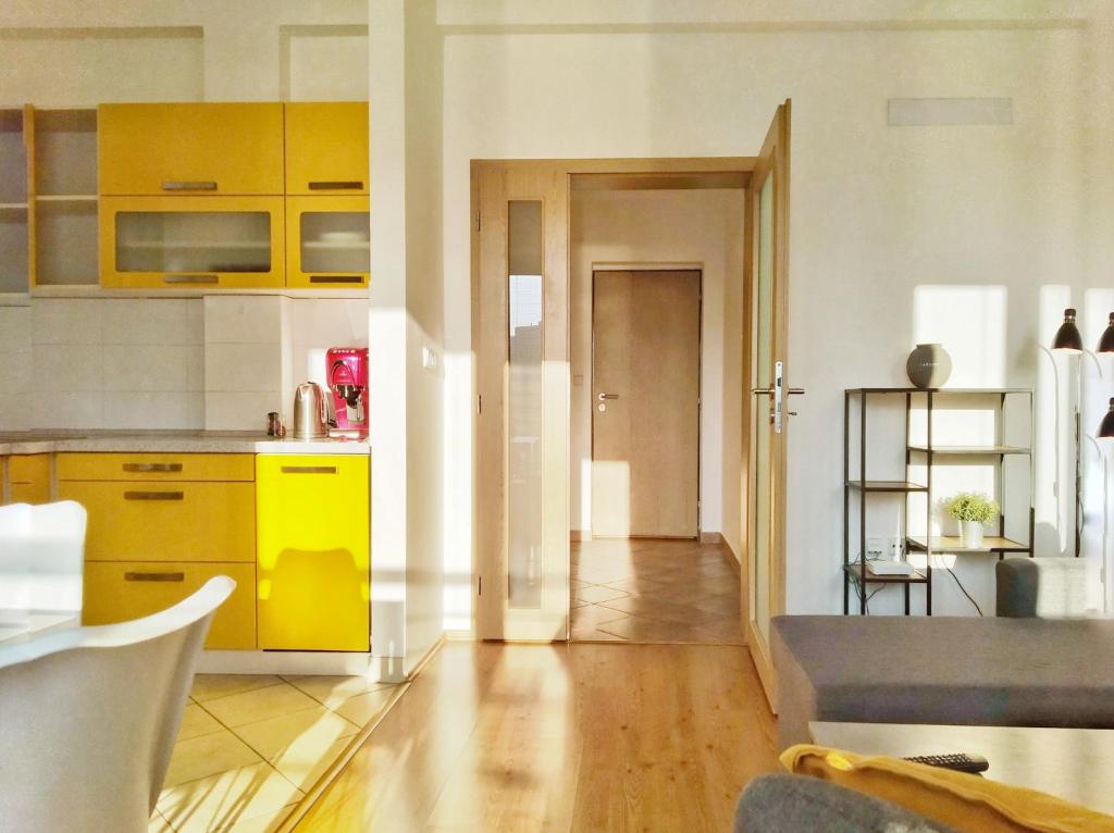 Yellow Apartment photo 2
