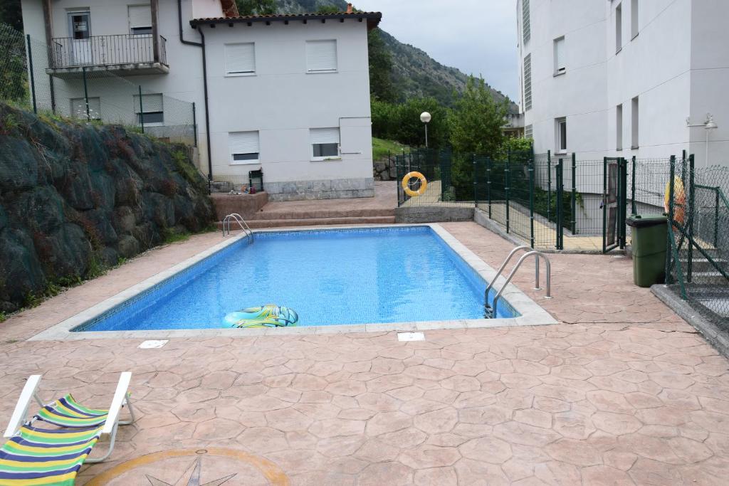 La Fuente de la Quintana photo 2