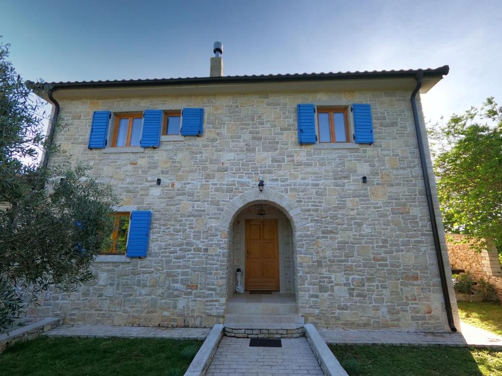 Stone House Iva photo 3