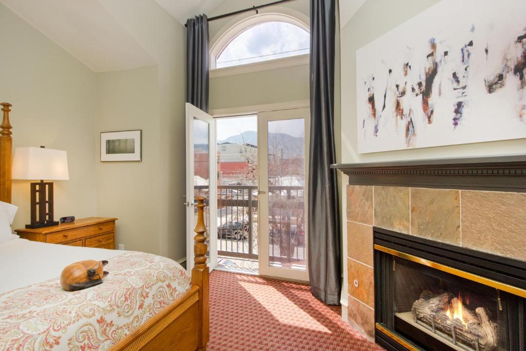 The Bradley Boulder Inn photo 1