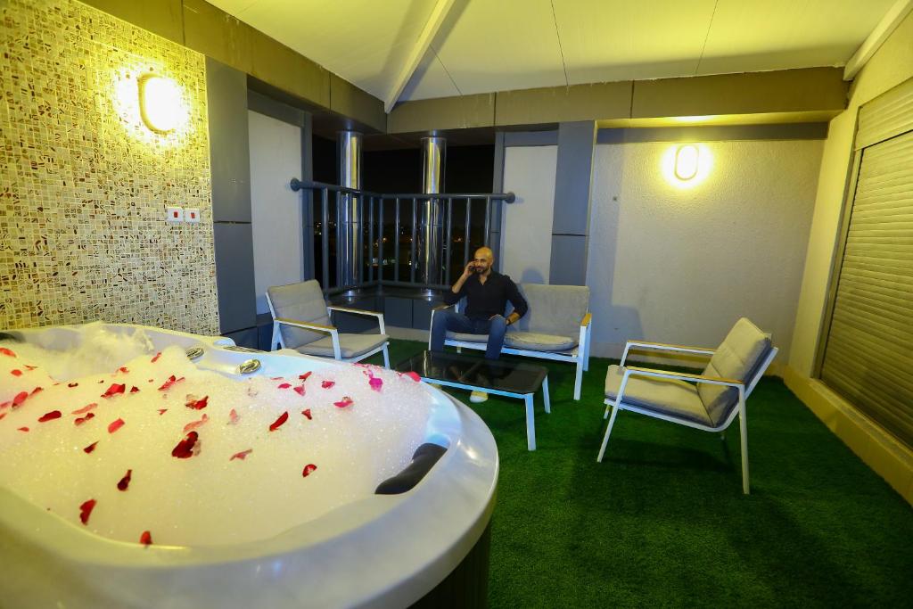 Lotaz Hotel Suites - Al Salamah photo 4