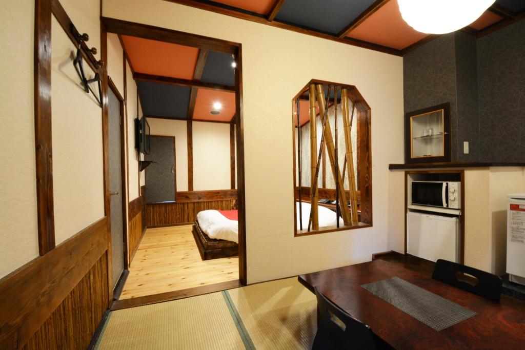 Kasama Shizu ( Love Hotel ) photo 2
