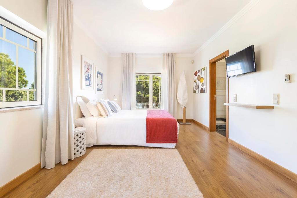 Вилла (Вилла с 6 спальнями), Vila Santa Eulália
