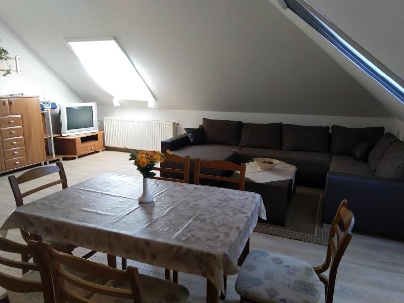 Föveny Apartman photo 4