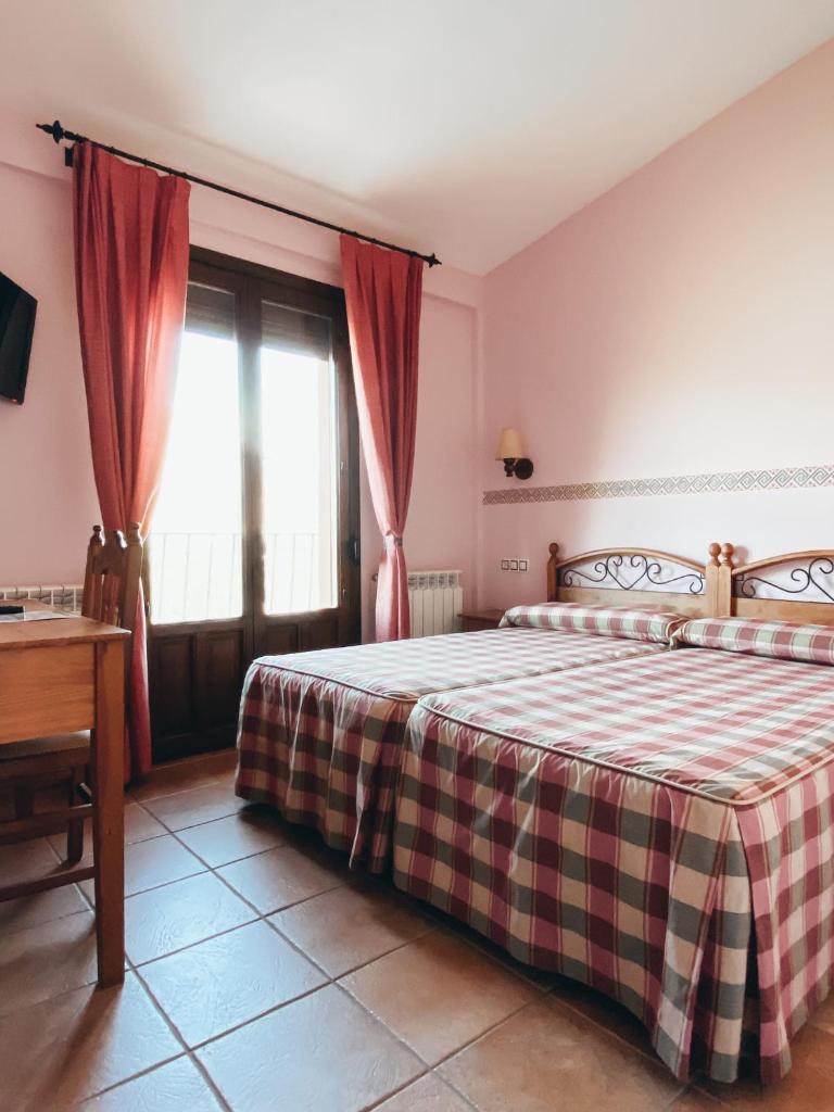 Hotel Valdevécar photo 4