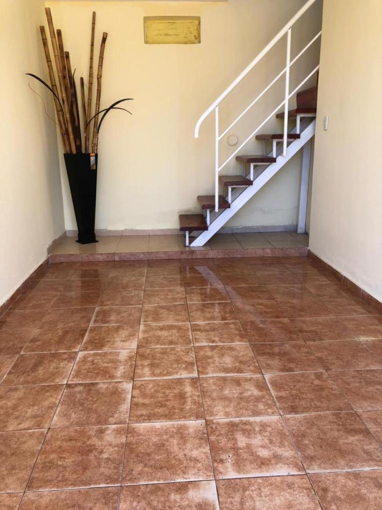 DEPARTAMENTO AVELLANEDA 3 5 3 4 2 3 6 2 6 3 con GARAJE PRIVADO O COCHERA perfecto para hacer noche y continuar viaje photo 2