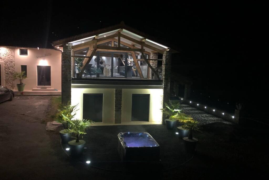Chez Bascans Corps de ferme rénové avec jacuzzi et piscines 2 bassins photo 1