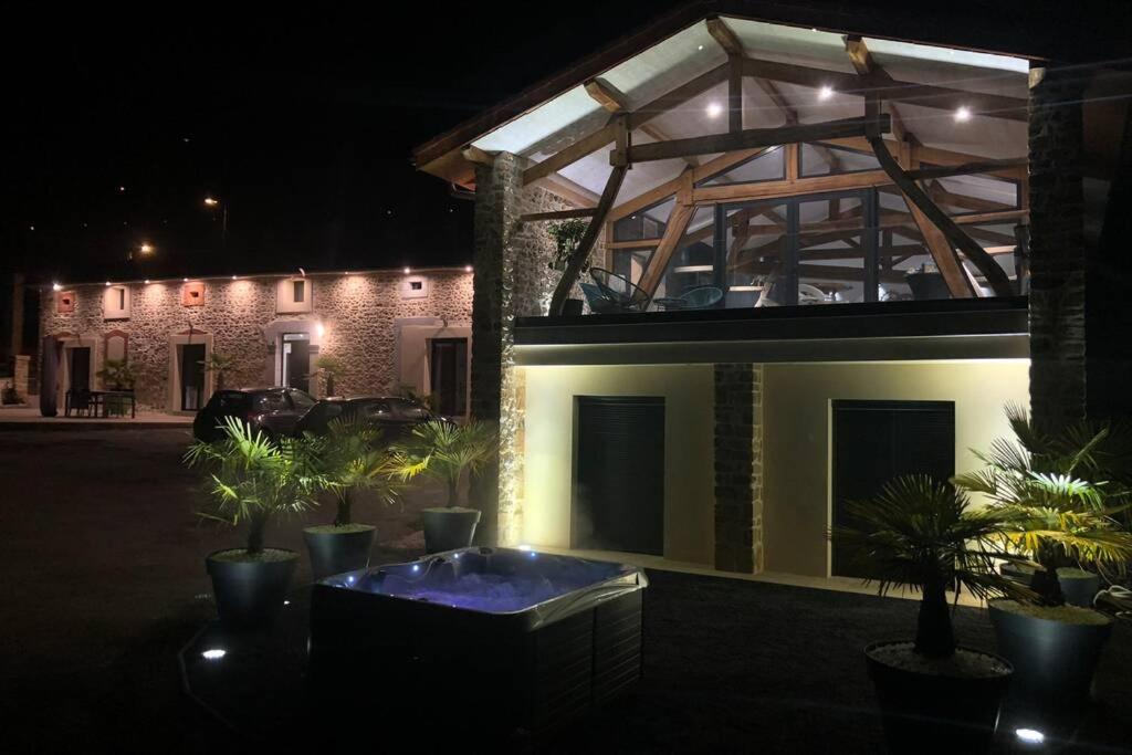 Chez Bascans Corps de ferme rénové avec jacuzzi et piscines 2 bassins photo 2