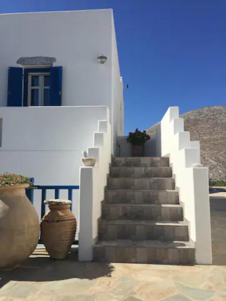 Cycladic house in rural surrounding 2 photo 1