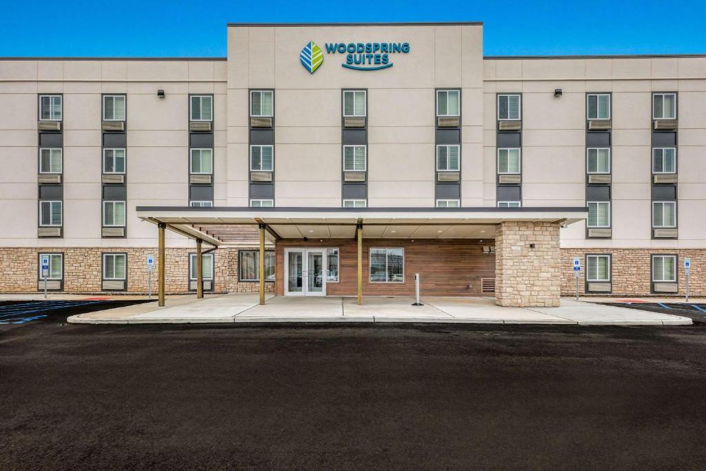 WoodSpring Suites Linden image