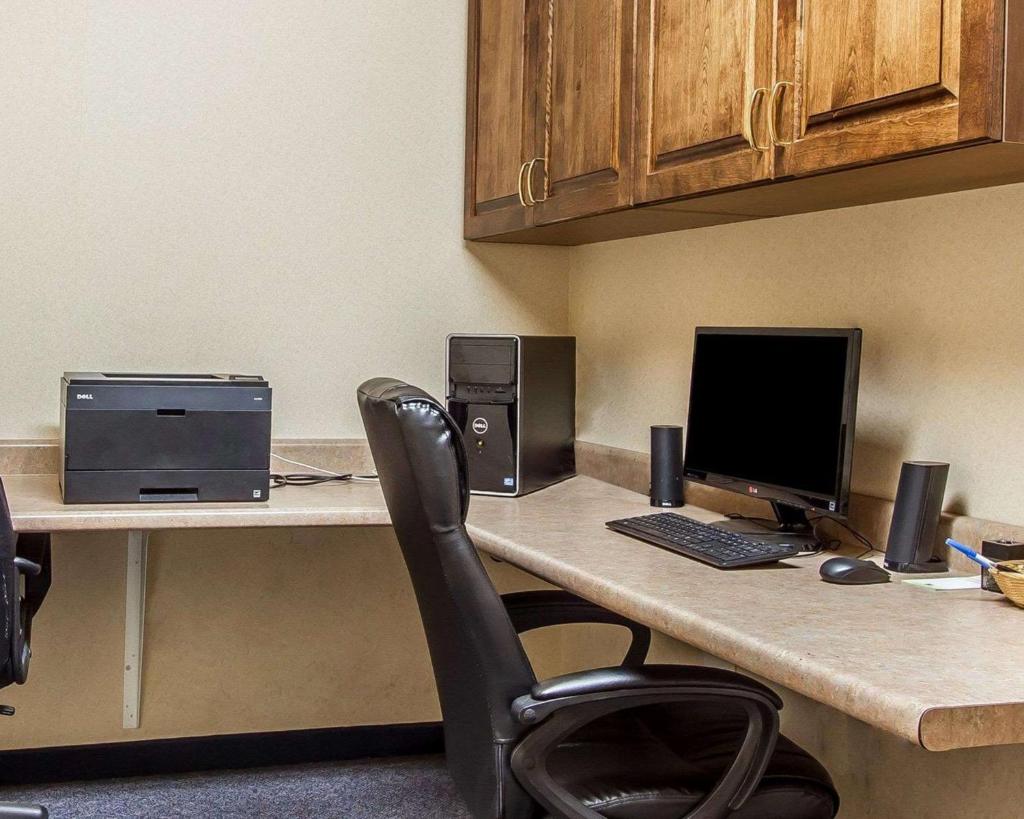 Quality Inn Burlington near Hwy 34 photo 2