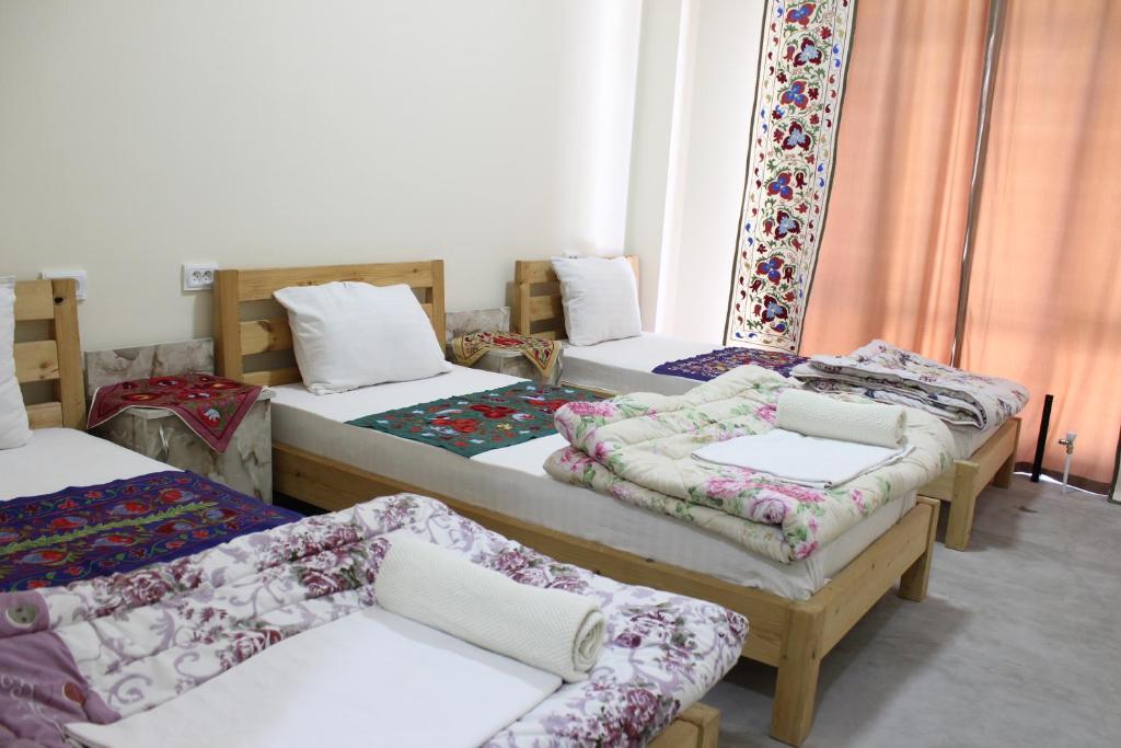 Guest House Ruslan Nurata & Tours photo 3