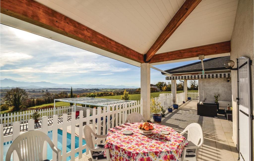 Nice Home In Arnaud-guilhem With Wifi, Private Swimming Pool And Outdoor Swimming Pool photo 3