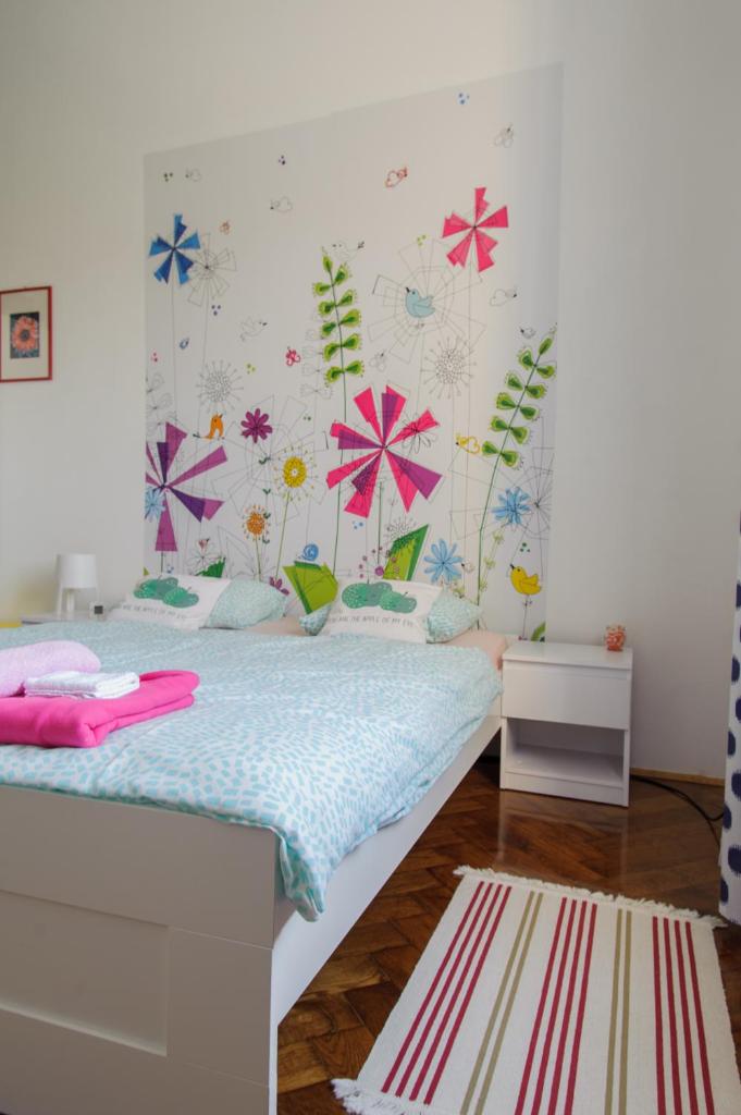 Cozy river view apartment photo 2