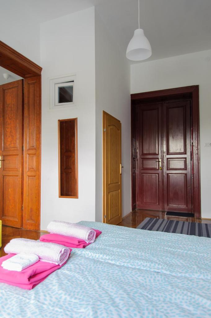 Cozy river view apartment photo 3