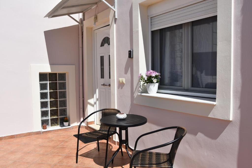 Aphrodite's apartment photo 3