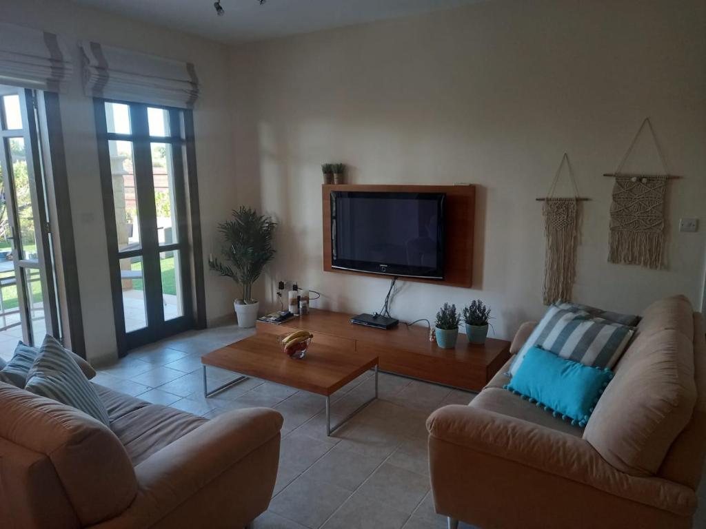 Helios Heights Spirits, Aphrodite Hills Golf Resort photo 3