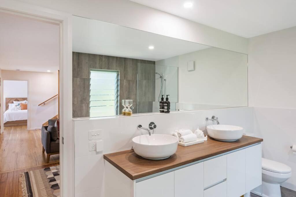 ADS on Collins - 4 bedroom and Pet Friendly photo 3