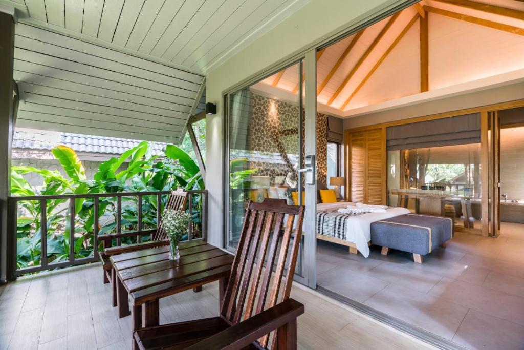 Вилла (Вилла Делюкс с видом на сад), Курортный отель KC Grande Resort & Spa