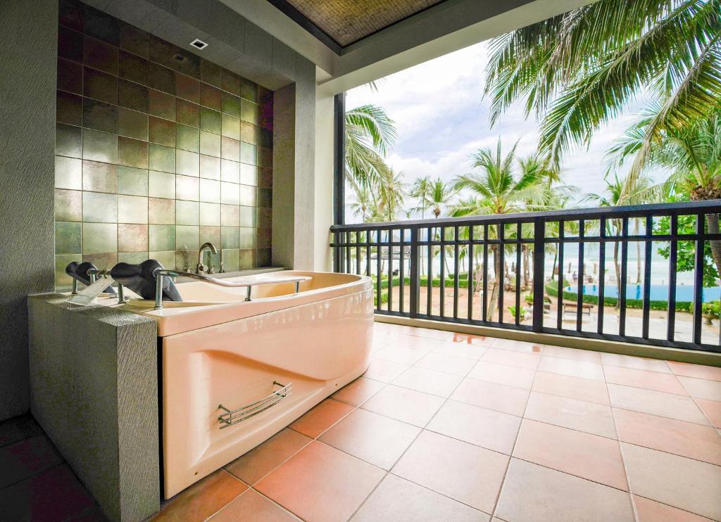 Двухместный (Номер «Гранд» Делюкс с видом на море), Курортный отель KC Grande Resort & Spa