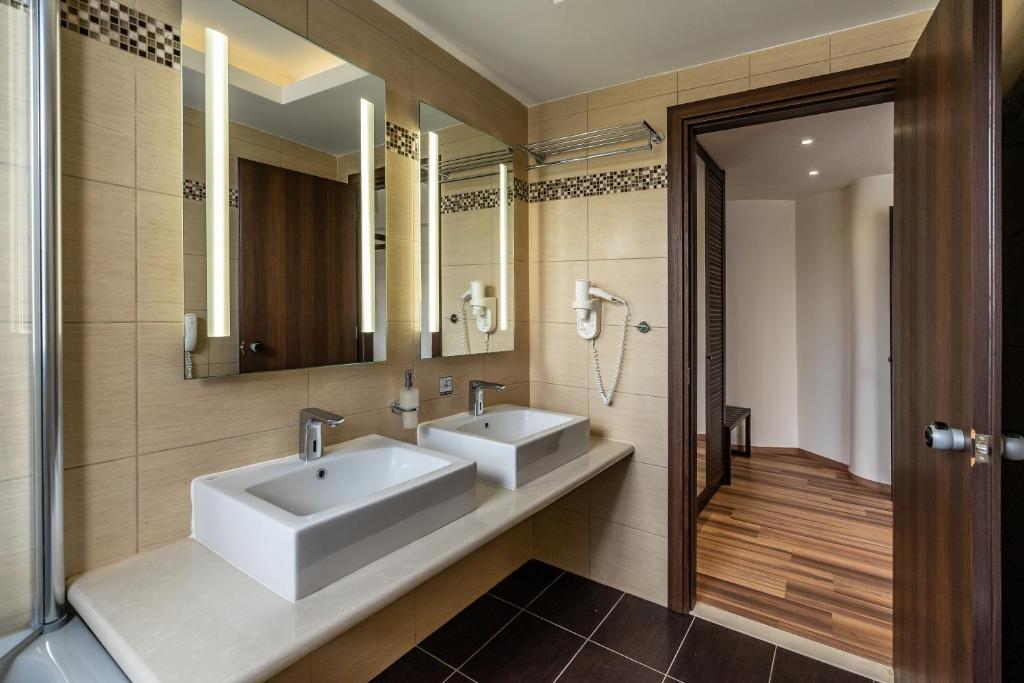 Сьюит (Люкс с 1 спальней), Ladiko Suites