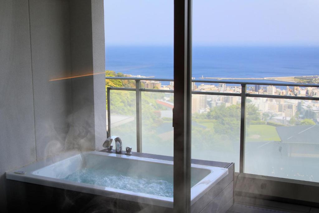 Atami Fuga photo 1