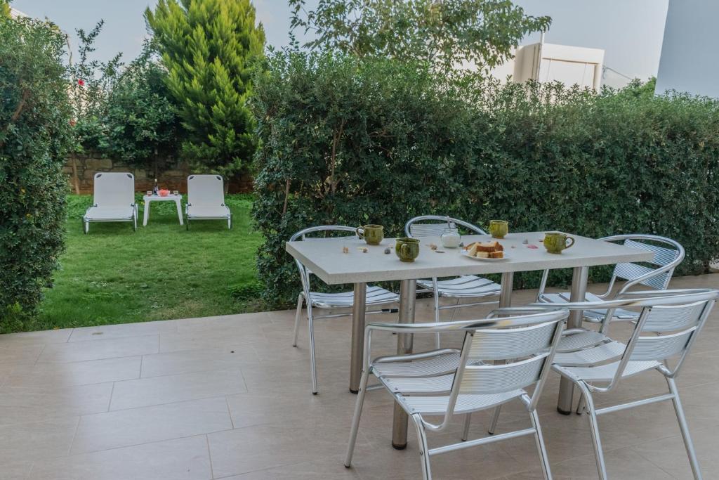 Arsinoi Studios and Apartments photo 3