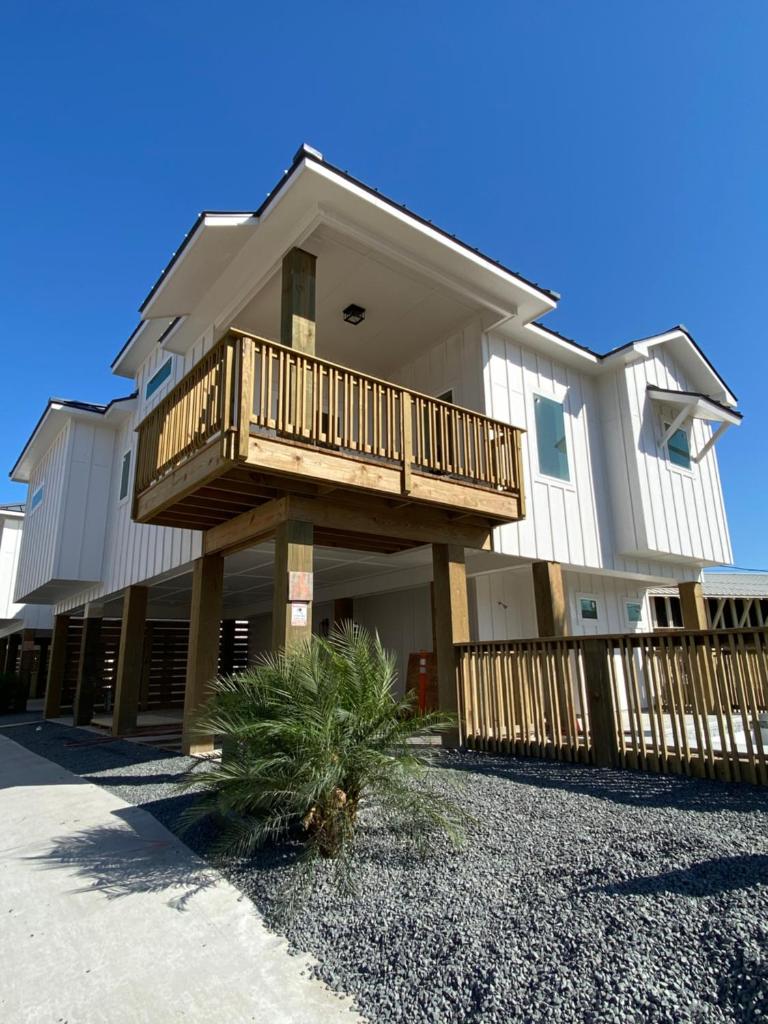 Gulf-View, New-Build w/ Pool, & EV Charging photo 3