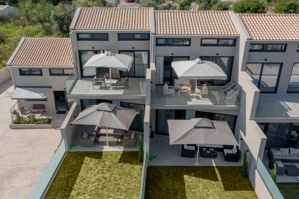 Swans Luxury Homes photo 1