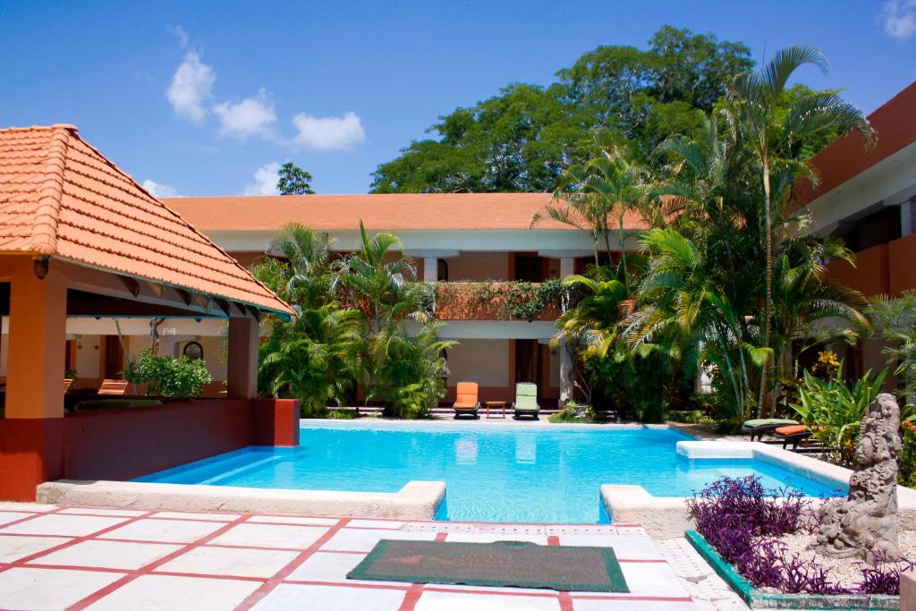 Villas Arqueologicas Chichen Itza - Tap to explore photos