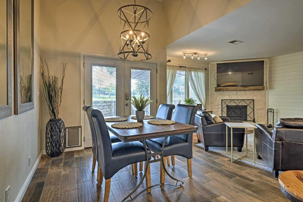 Modern Townhome with Patio, Next Door to Resort photo 3