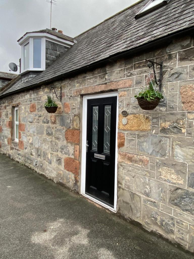 Islas Cottage, a home in the Heart of Speyside photo 3