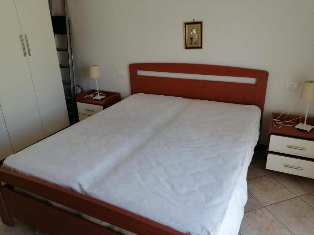 Acciaroli Blue Flag, free parking place, beach front photo 4