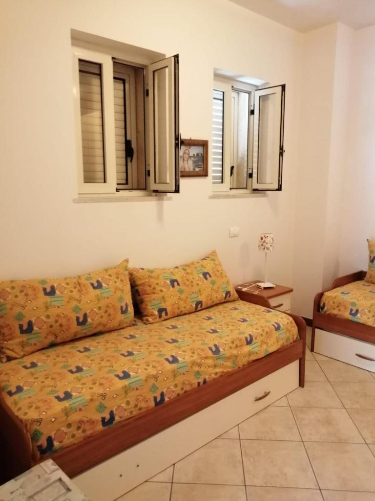 Acciaroli Blue Flag, free parking place, beach front photo 3