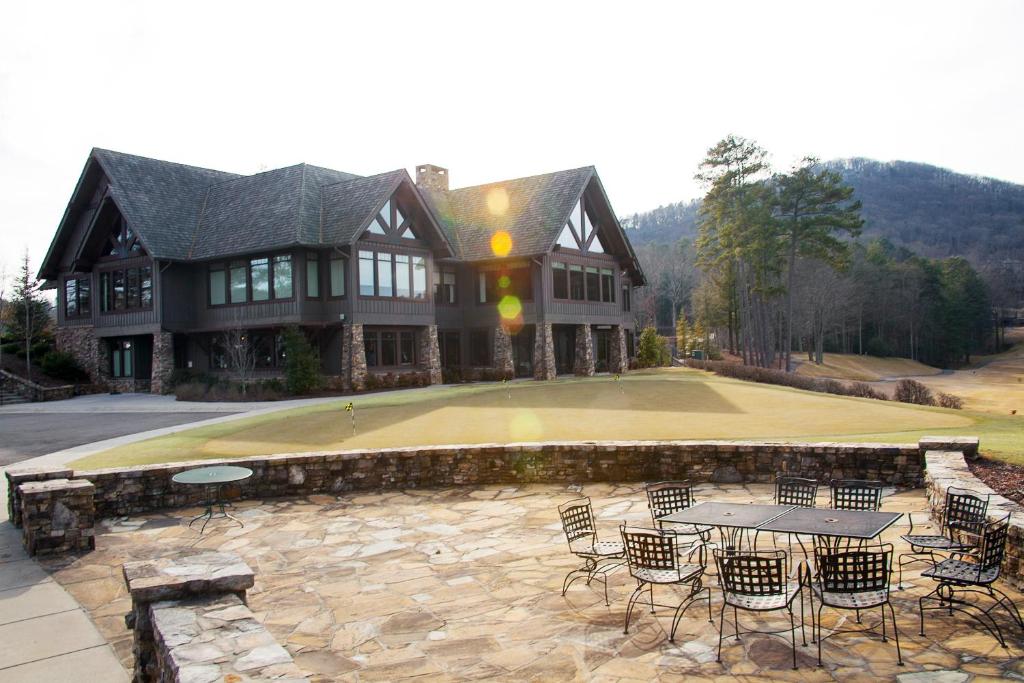Golf Club Villas image