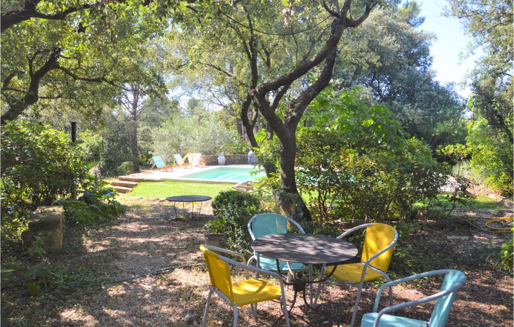 Nice Home In Grans With 3 Bedrooms, Outdoor Swimming Pool And Swimming Pool photo 1