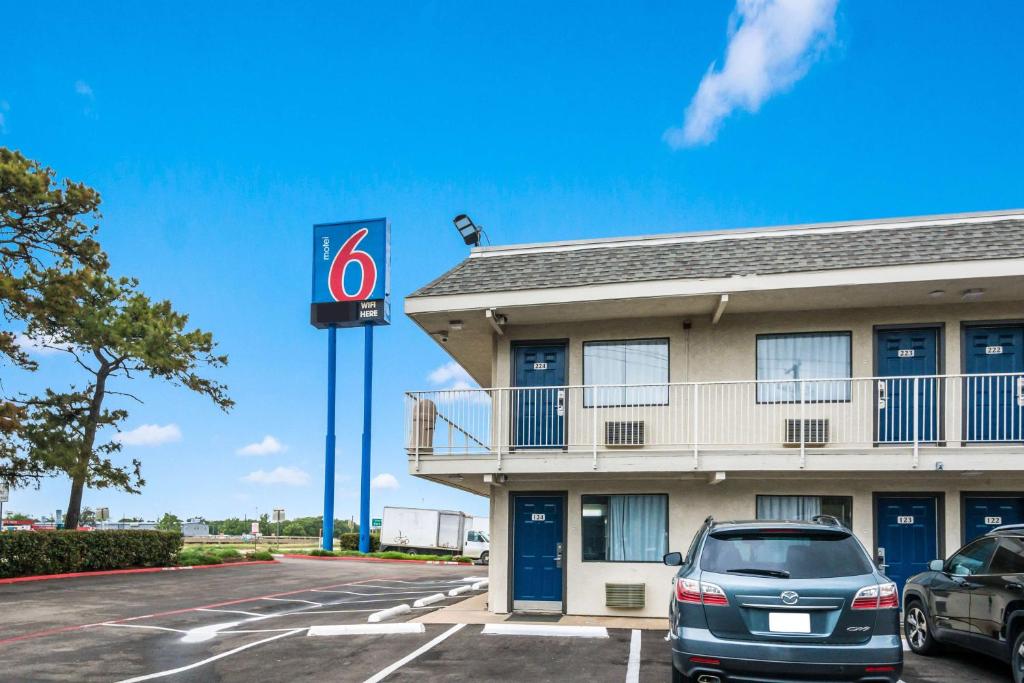 Motel 6-Irving, TX - Dallas photo 2