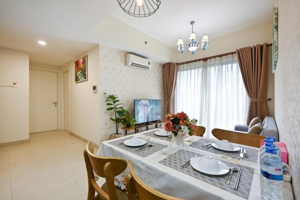 High Class 2 Bedrooms Masteri Thao Dien Apartment, Fully Furnished With Full Amenities